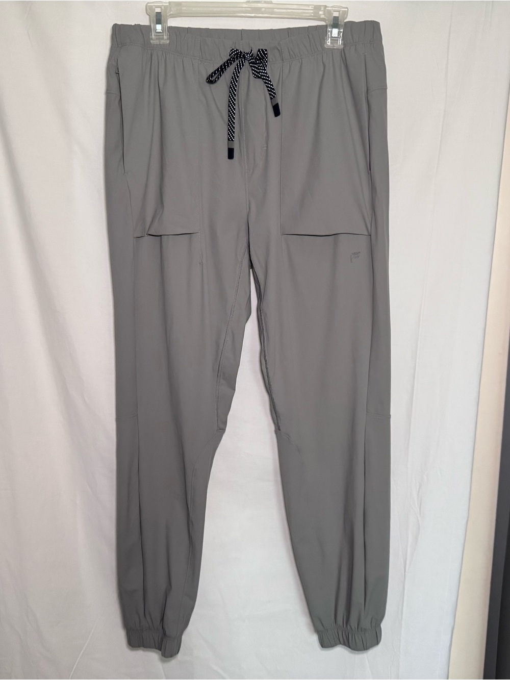 Fabletics Mens Joggers Vintage Grey Size L LIKE NEW Scrub Pants